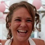 helderziende Liselotte - Inca Sjamaan, Medium, helderziend, heldervoelend en helderwetend. Contact met dierbare overledenen. Zeer sterk in het aanvoelen hoe iemand tegenover jou staat. Kindercoach. Bewustwording en innerlijke groei middels inzichten. Zielsverbindingen. Trauma. Zakelijk Advies. Tevens maak ik gebruik van Tarot en verschillende orakelkaarten. Je kunt mij bellen met iedere vraag die je hebt. Ik werk met gerichte vragen, zo krijg ik een volledig antwoord en kan ik beter invoelen op de diepere en onderliggende laag. Ik spreek je graag! Dikke liefs, Liselotte. Helderzienden staan voor u klaar als u het even niet meer zitten of als u gewoon een luisterend oor zoekt. Onze professionele consulenten en helderzienden zijn op hun eigen bijzondere specialiteiten gescreend en getest. U kan bij ons terecht voor  spiritueel en betrouwbaar advies. 