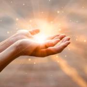 helderziende Spirita- Ik ben medium Spirita en ik werk vanuit mijn intuitie. Ik ben opgegroeid in een spirituele omgeving, in connectie zijn met je hogere zelf was altijd heel normaal voor mij. Door goed te luisteren kan ik connectie maken met je en je ondersteunen bij hetgeen dat je moet verwerken of juist dingen die je tegenhouden. Ik sta open voor alle vragen met betrekking tot je relaties, werk, sociale leven, spiritualiteit en emoties. Door samen hier de tijd voor te nemen komen wij er zeker uit! Veel liefs, Spirita.


 Helderzienden staan voor u klaar als u het even niet meer zitten of als u gewoon een luisterend oor zoekt. Onze professionele consulenten en helderzienden zijn op hun eigen bijzondere specialiteiten gescreend en getest. U kan bij ons terecht voor  spiritueel en betrouwbaar advies. 